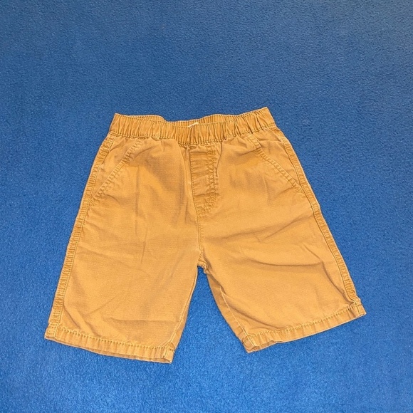 Boys size 5 Levi’s khaki cotton shorts - Picture 1 of 4